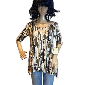 Dana Buchman Camoflauge Elbow Sleeves Shark Bite Tee Asymmetrical Hem Small NWT